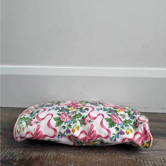 Retro Floral Pink Cosmetic Pouch - Picture 6 of 8